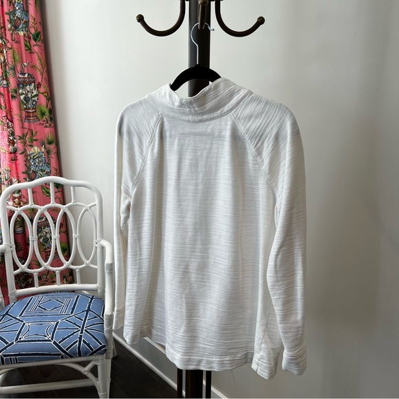 Lilly Pulitzer White Popover Sweatshirt - Large - Picture 2 of 3